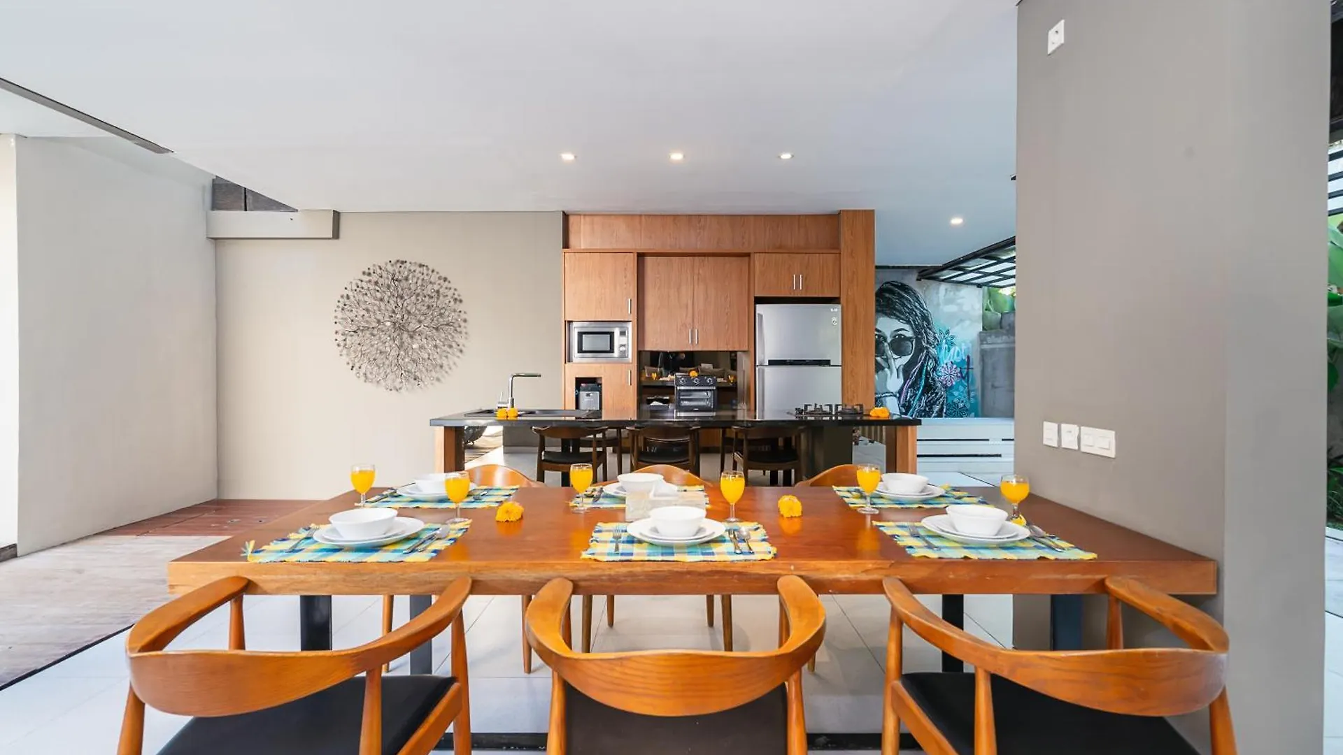 Villa Brawa 8G - 3 Bedroom Luxury Villa With Rooftop Walking Distance To The Beach Canggu  Canggu (Bali)