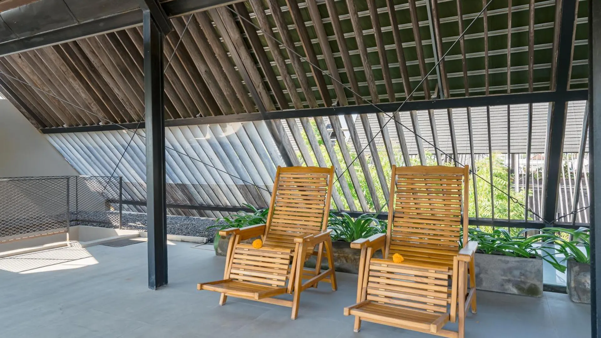 Villa Brawa 8G - 3 Bedroom Luxury Villa With Rooftop Walking Distance To The Beach Canggu